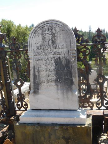 [Picture of Giulio Cuneo grave]